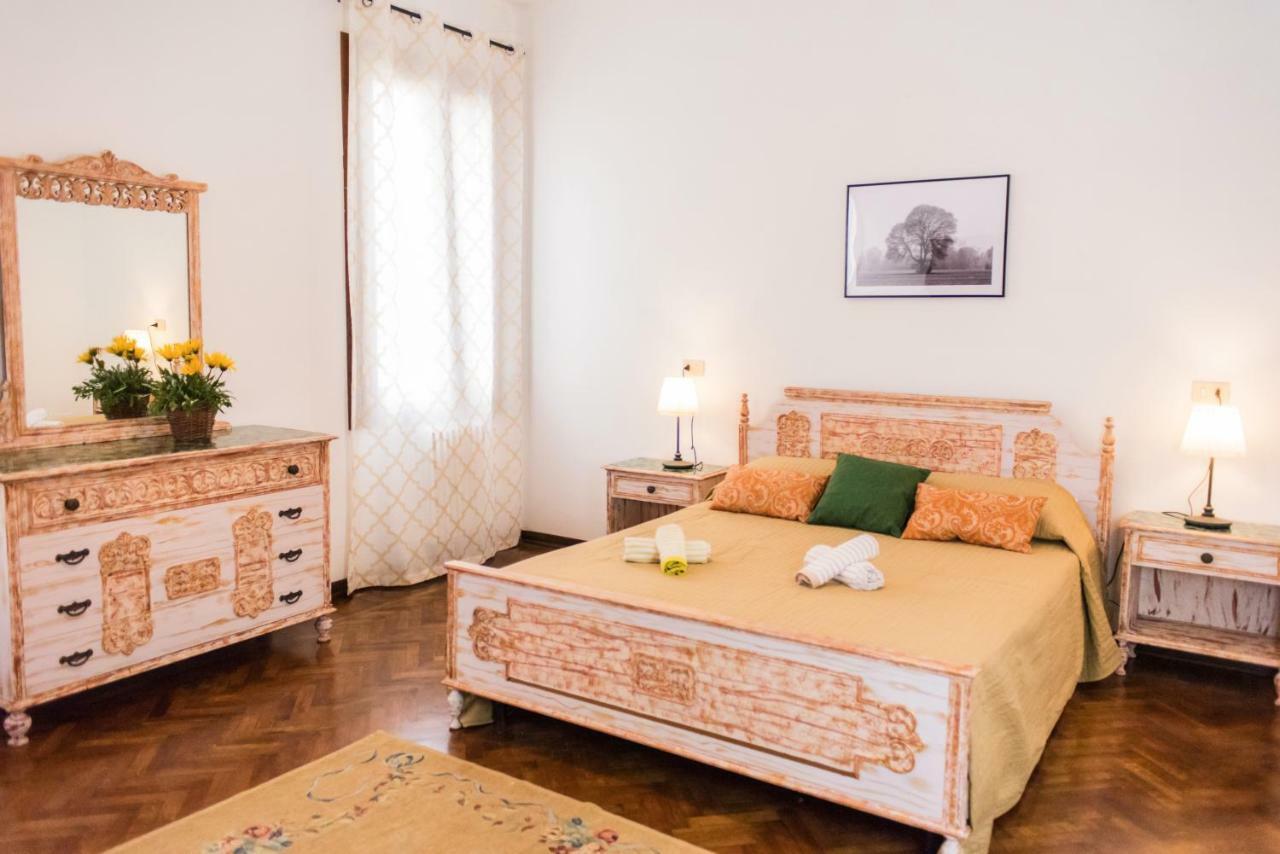 Al Borghetto Apartment Adria Bagian luar foto