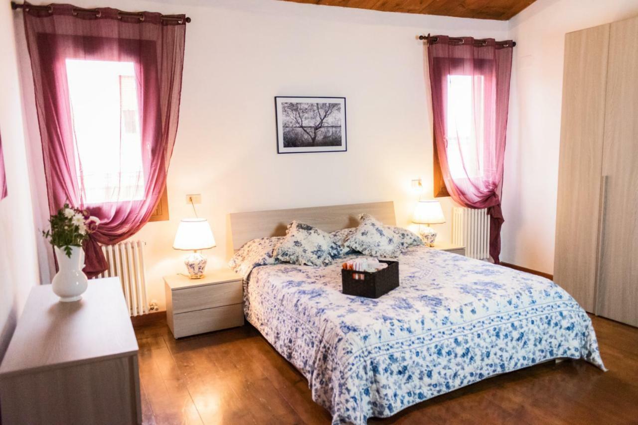Al Borghetto Apartment Adria Bagian luar foto