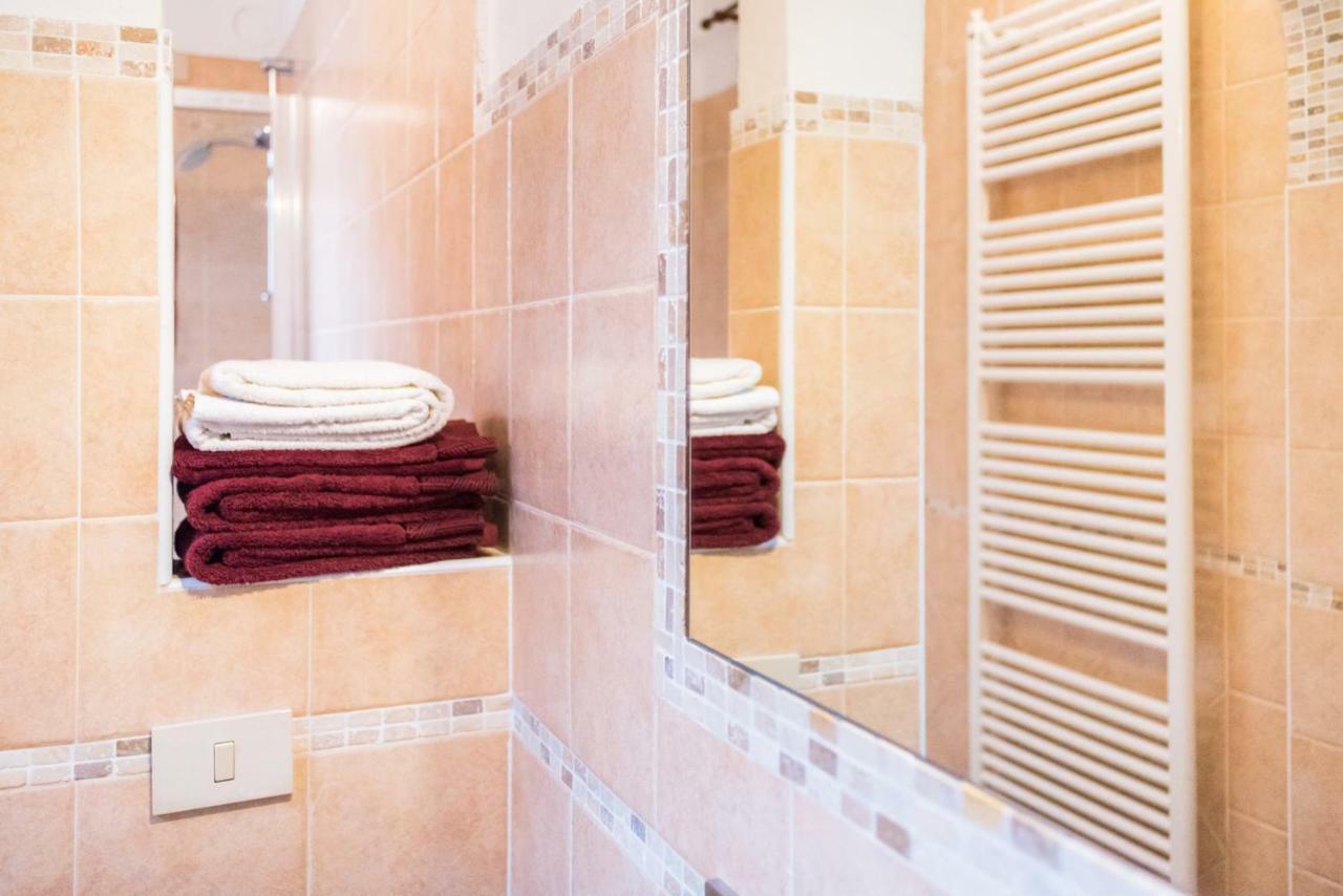 Al Borghetto Apartment Adria Bagian luar foto