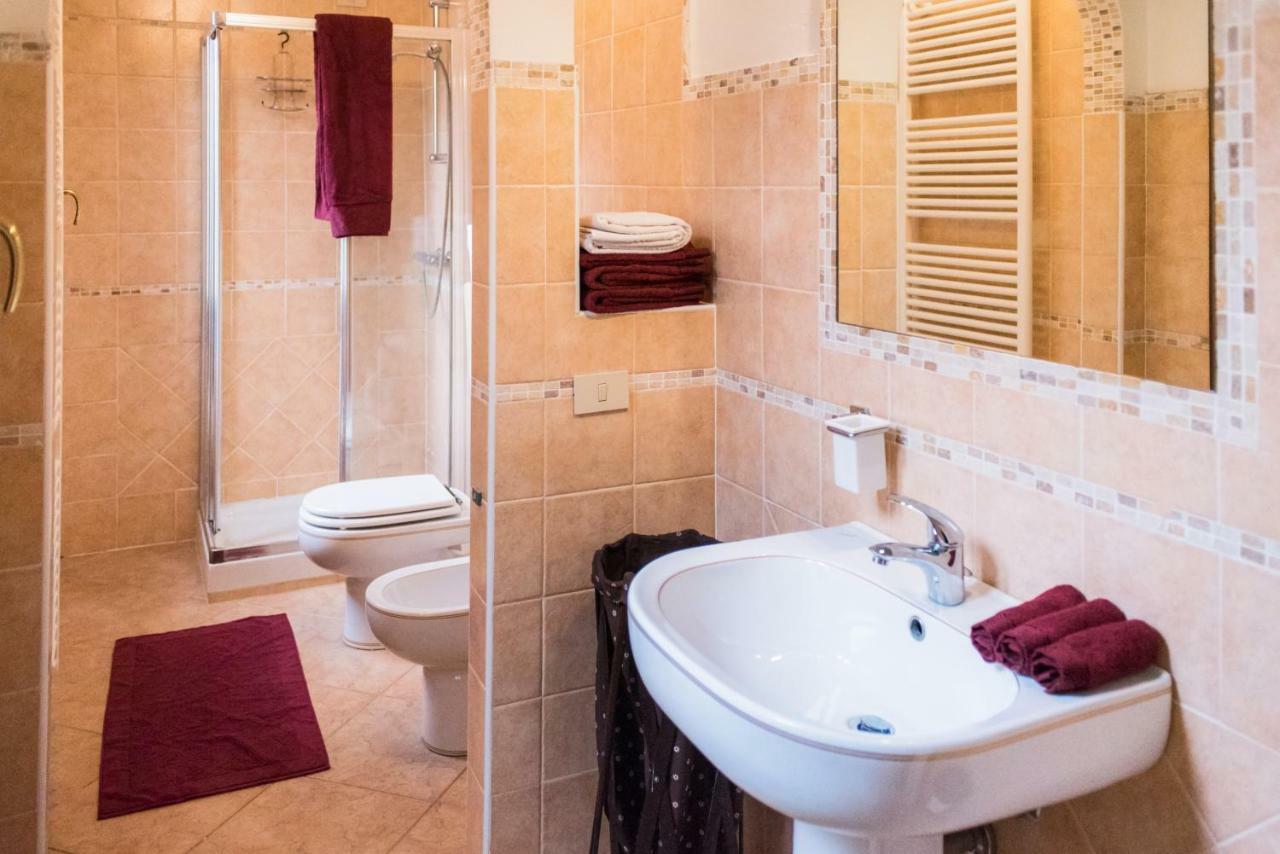 Al Borghetto Apartment Adria Bagian luar foto
