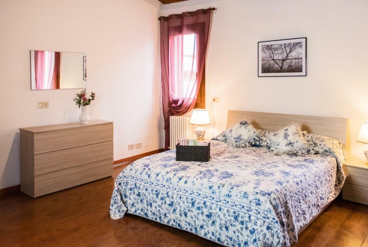 Al Borghetto Apartment Adria Bagian luar foto