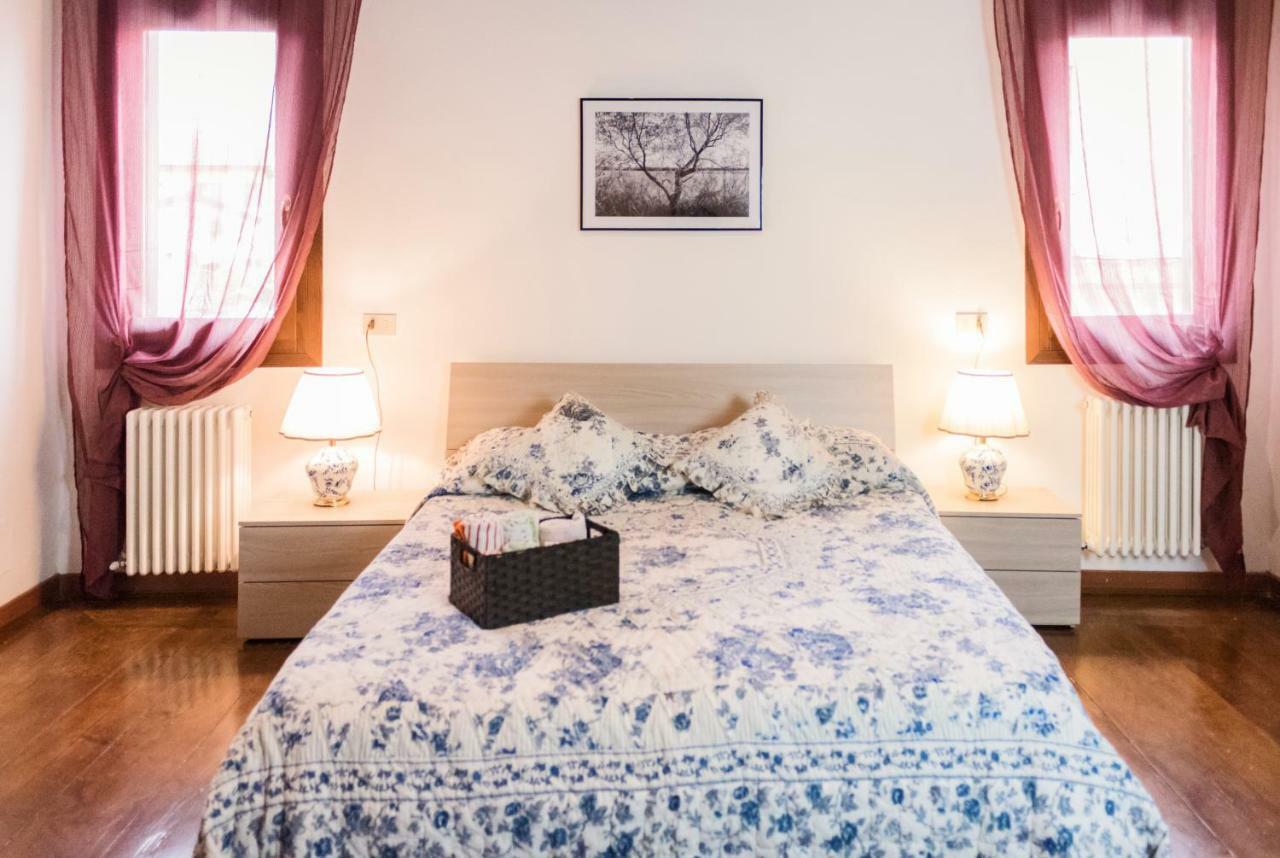 Al Borghetto Apartment Adria Bagian luar foto