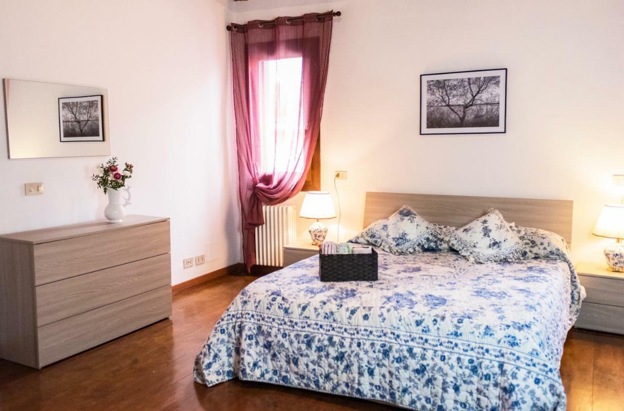 Al Borghetto Apartment Adria Bagian luar foto